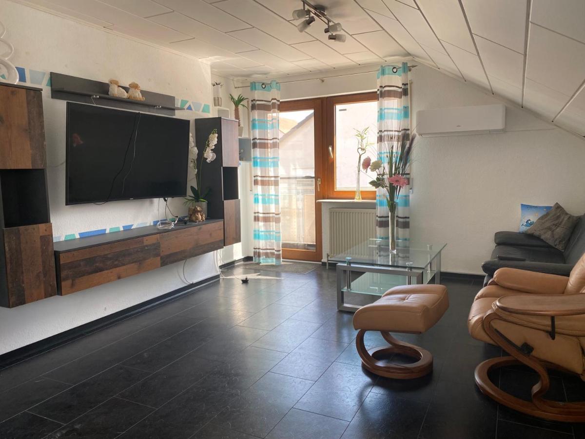 Moderne Ferienwohnung Neckarschleife Mit Klimaanlage Kirchheim am Neckar Buitenkant foto